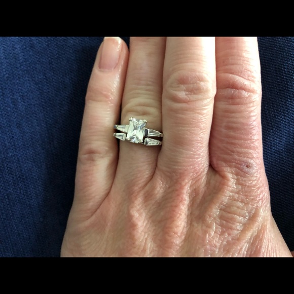 Sterling silver CZ ring set - Picture 3 of 3